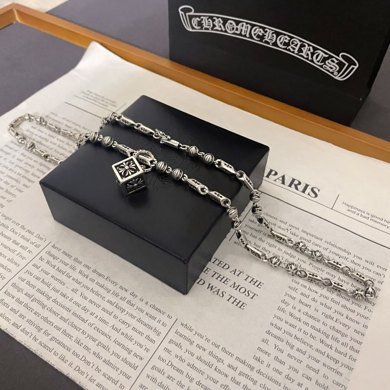 Ch**me He**ts necklaces